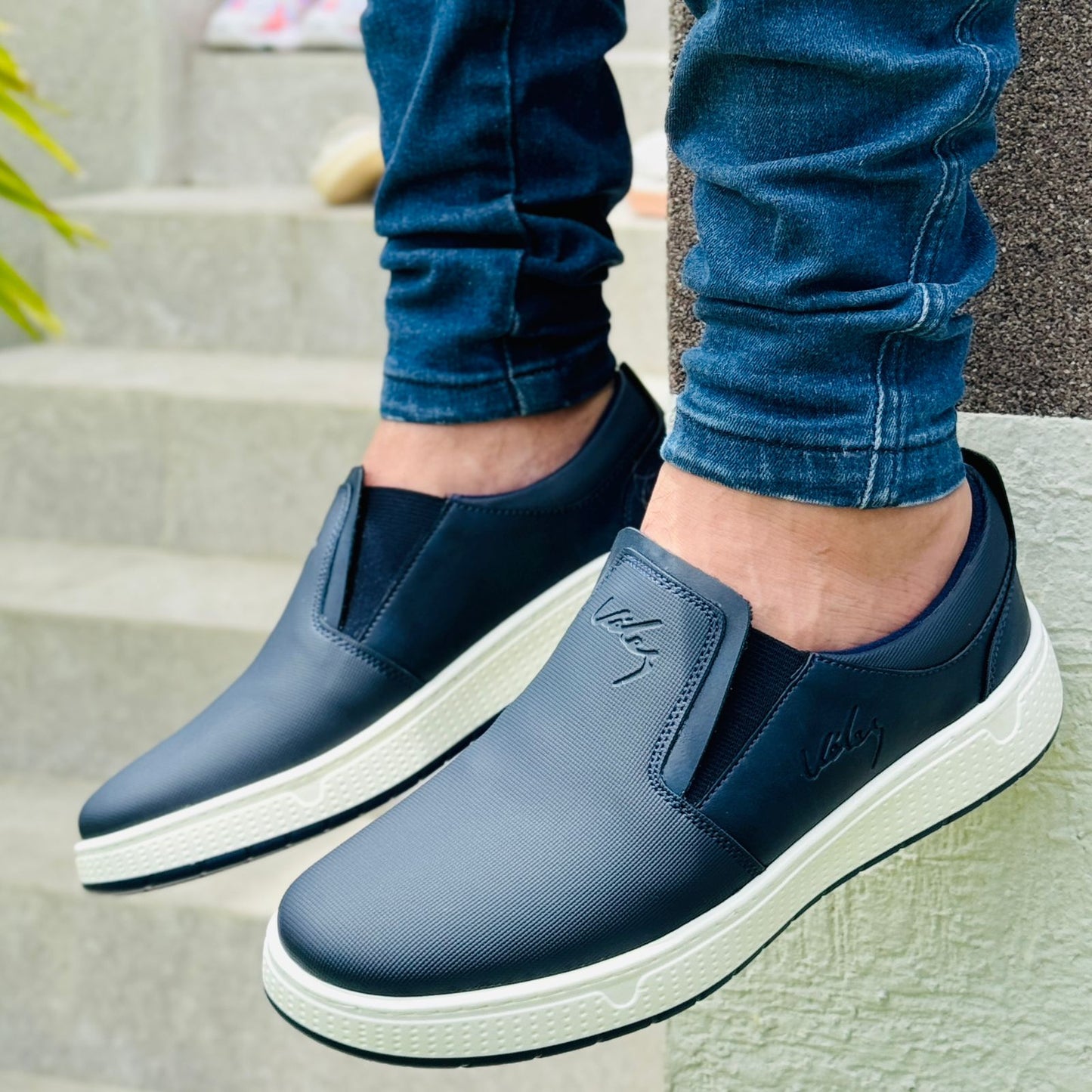 Mocasín Ortopédico Vélez Caballero: Conforto que Impone Presencia