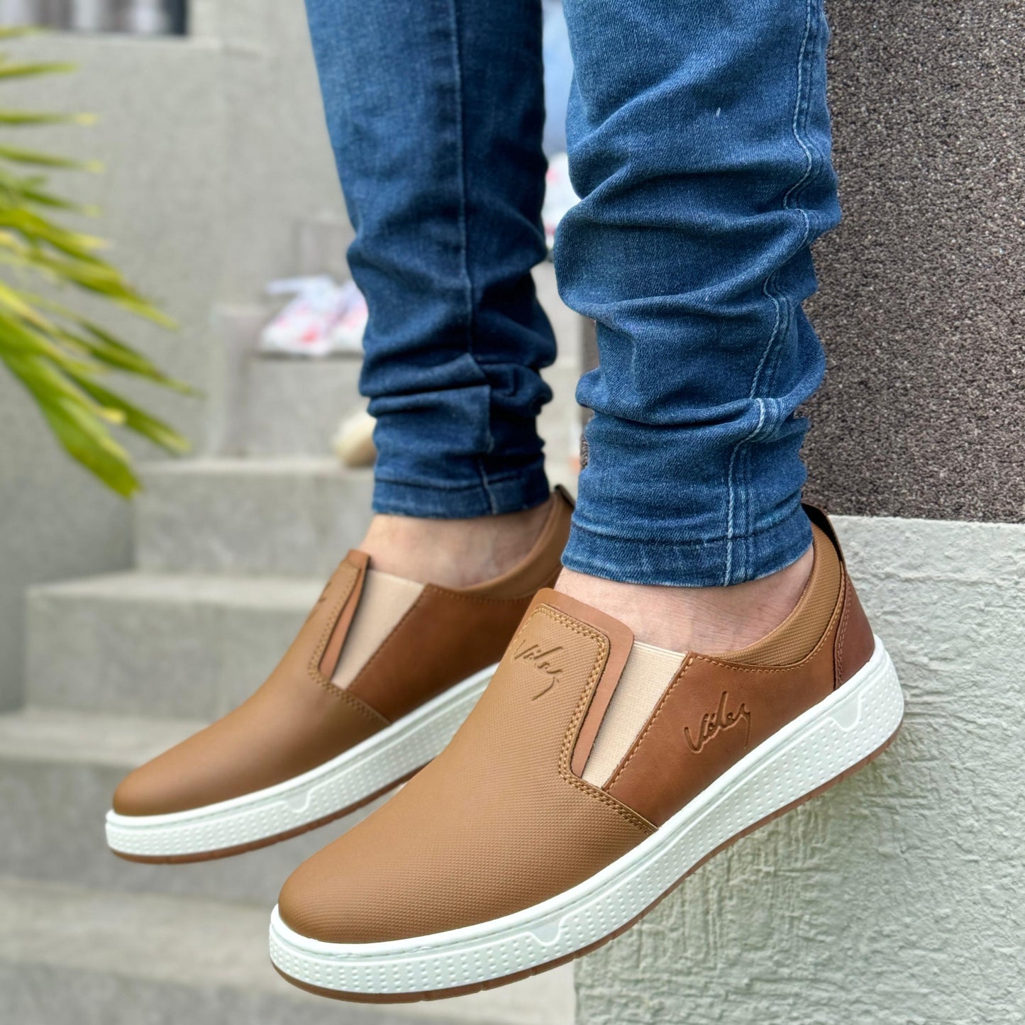 Mocasín Ortopédico Vélez Caballero: Conforto que Impone Presencia